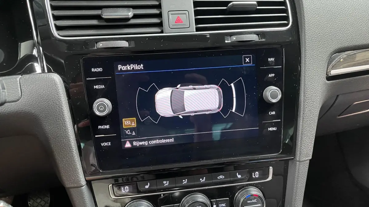 7.5 FACELIFT 1.5 TSI 150PK R-LINE Highline NAVI MATRIX LED