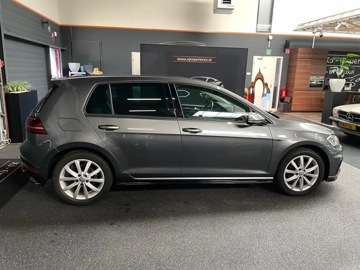 7.5 FACELIFT 1.5 TSI 150PK R-LINE Highline NAVI MATRIX LED