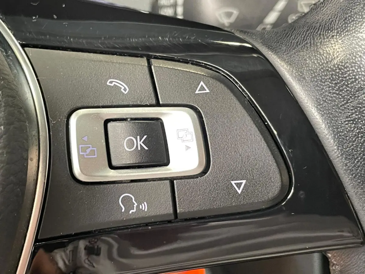 7.5 FACELIFT 1.5 TSI 150PK R-LINE Highline NAVI MATRIX LED