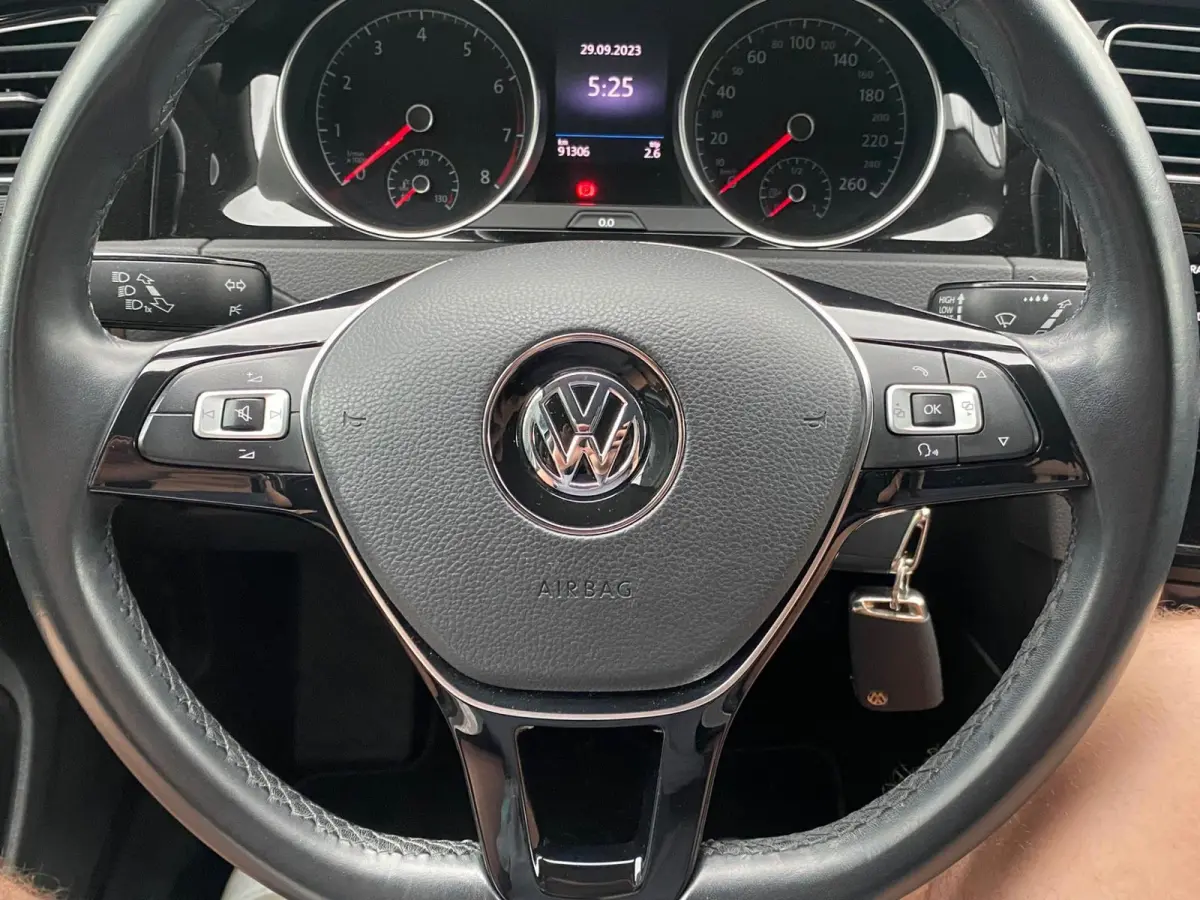 7.5 FACELIFT 1.5 TSI 150PK R-LINE Highline NAVI MATRIX LED