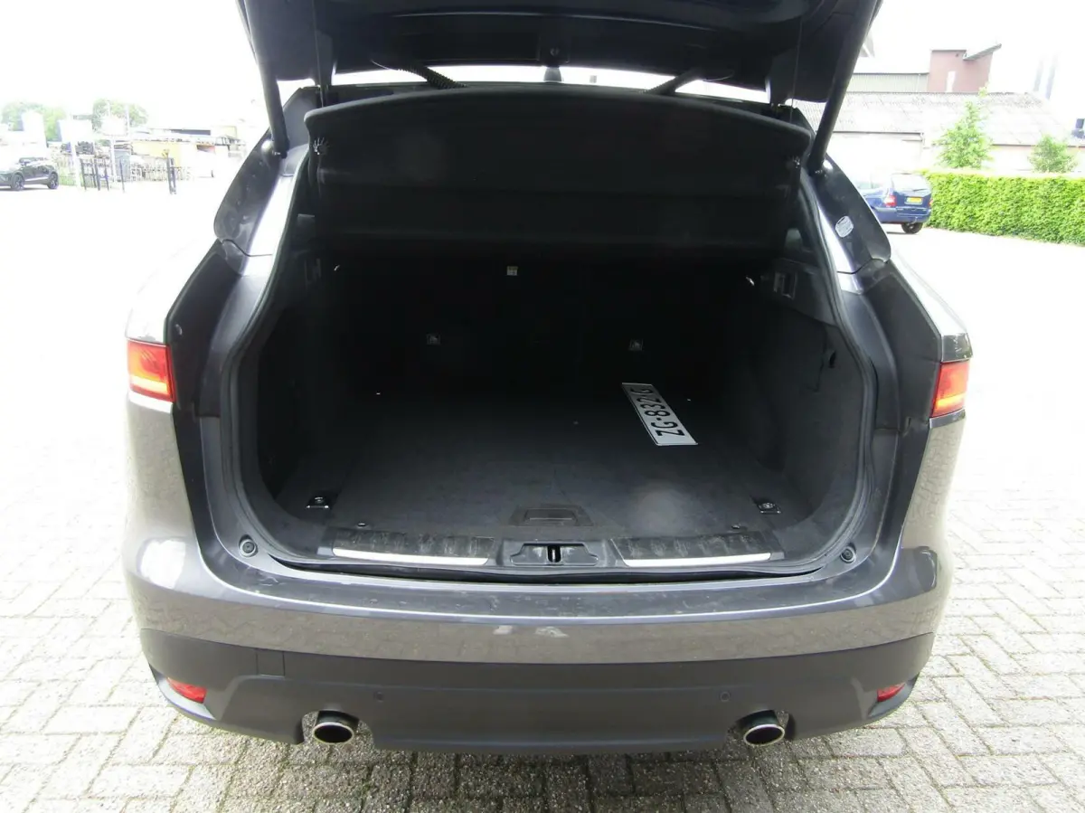 2.0t AWD R-Sport | Trekhaak, Winterpakket