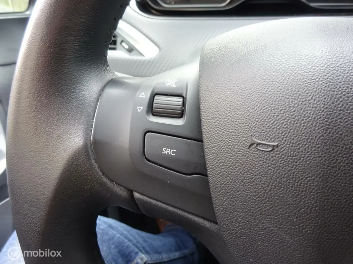 1.2 Airco / FM nav / Carkit / 4 seizoen banden / 82.389 KM!!!
