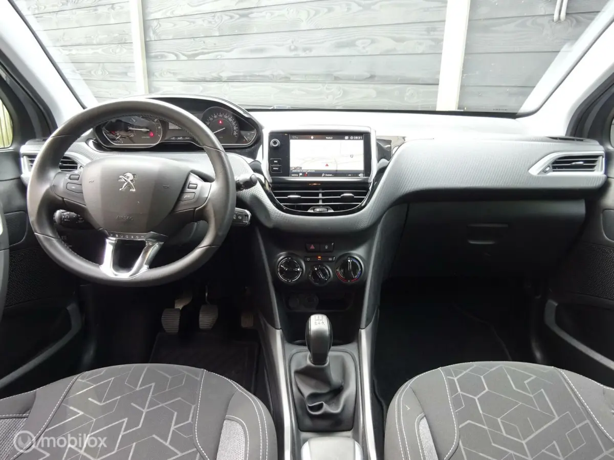 1.2 Airco / FM nav / Carkit / 4 seizoen banden / 82.389 KM!!!