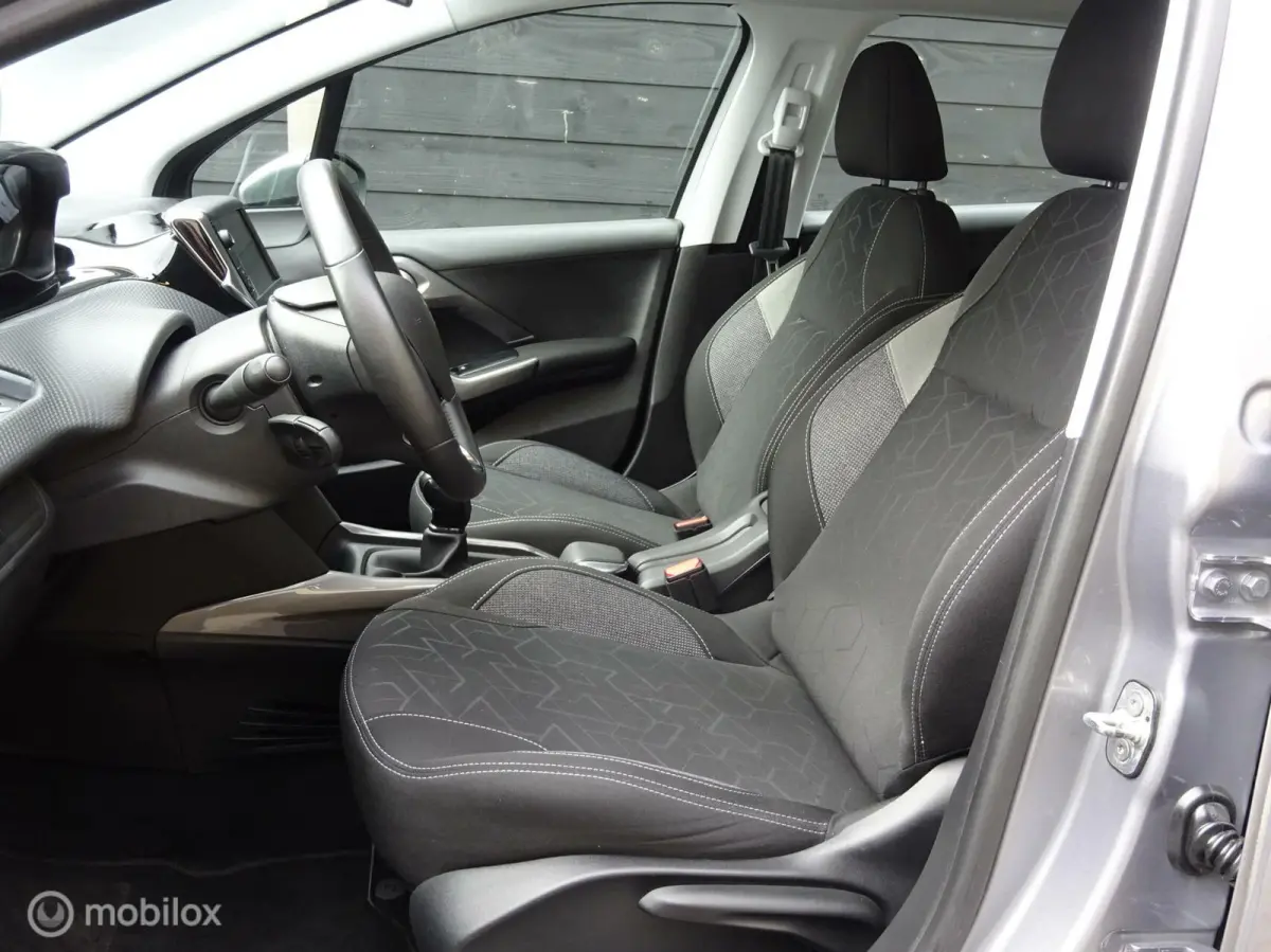 1.2 Airco / FM nav / Carkit / 4 seizoen banden / 82.389 KM!!!