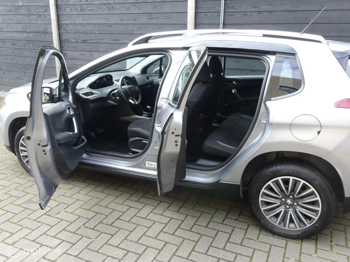 1.2 Airco / FM nav / Carkit / 4 seizoen banden / 82.389 KM!!!