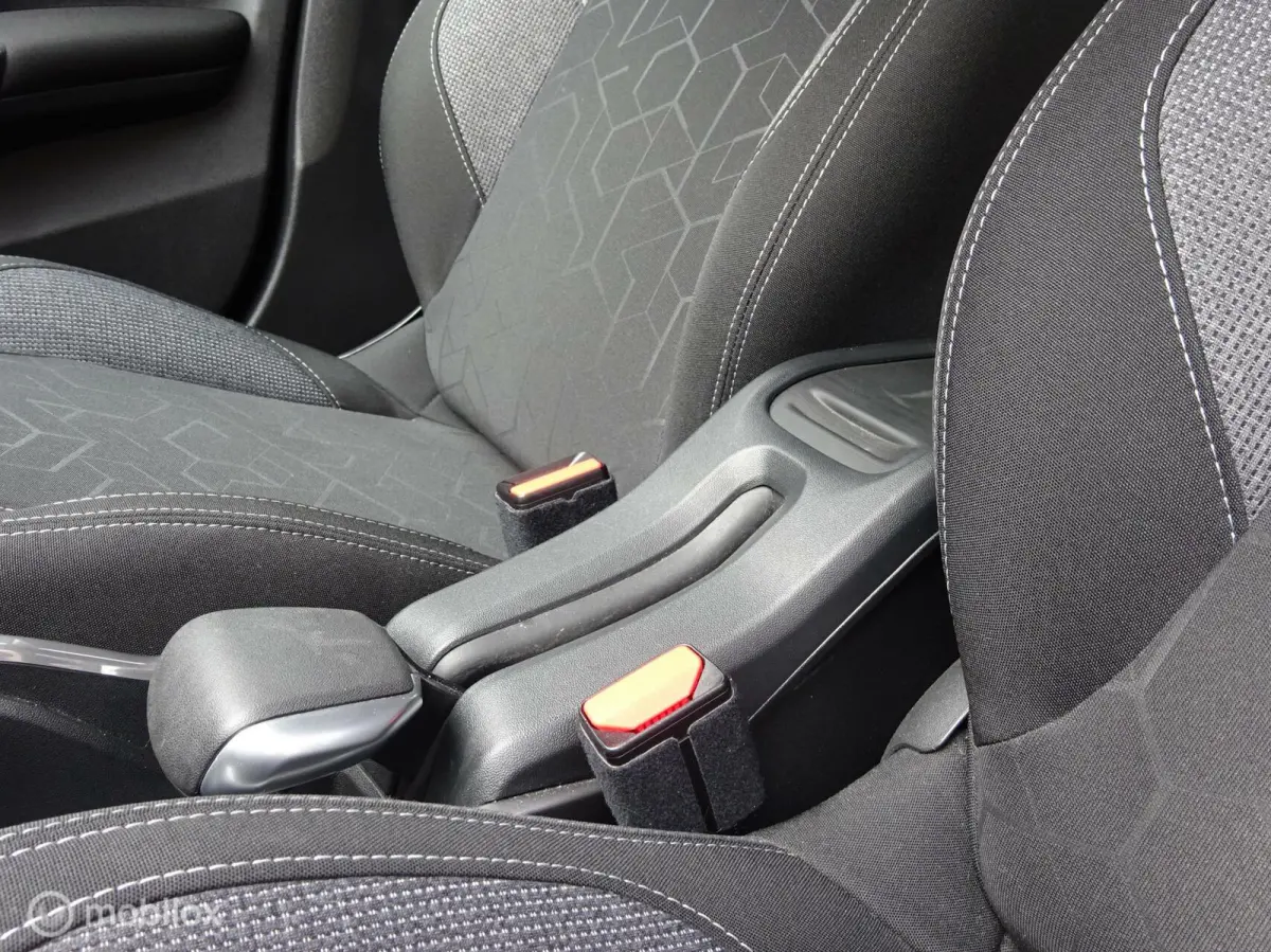 1.2 Airco / FM nav / Carkit / 4 seizoen banden / 82.389 KM!!!