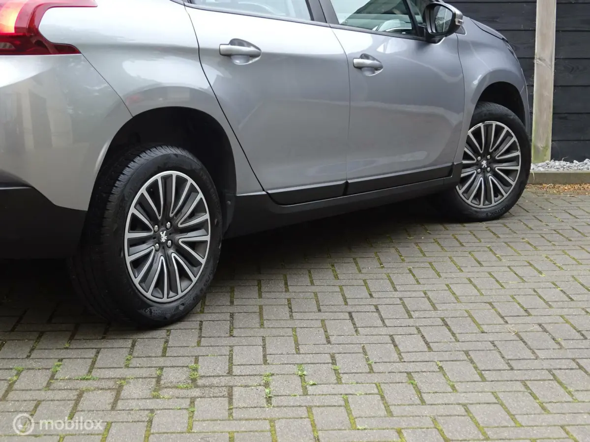 1.2 Airco / FM nav / Carkit / 4 seizoen banden / 82.389 KM!!!