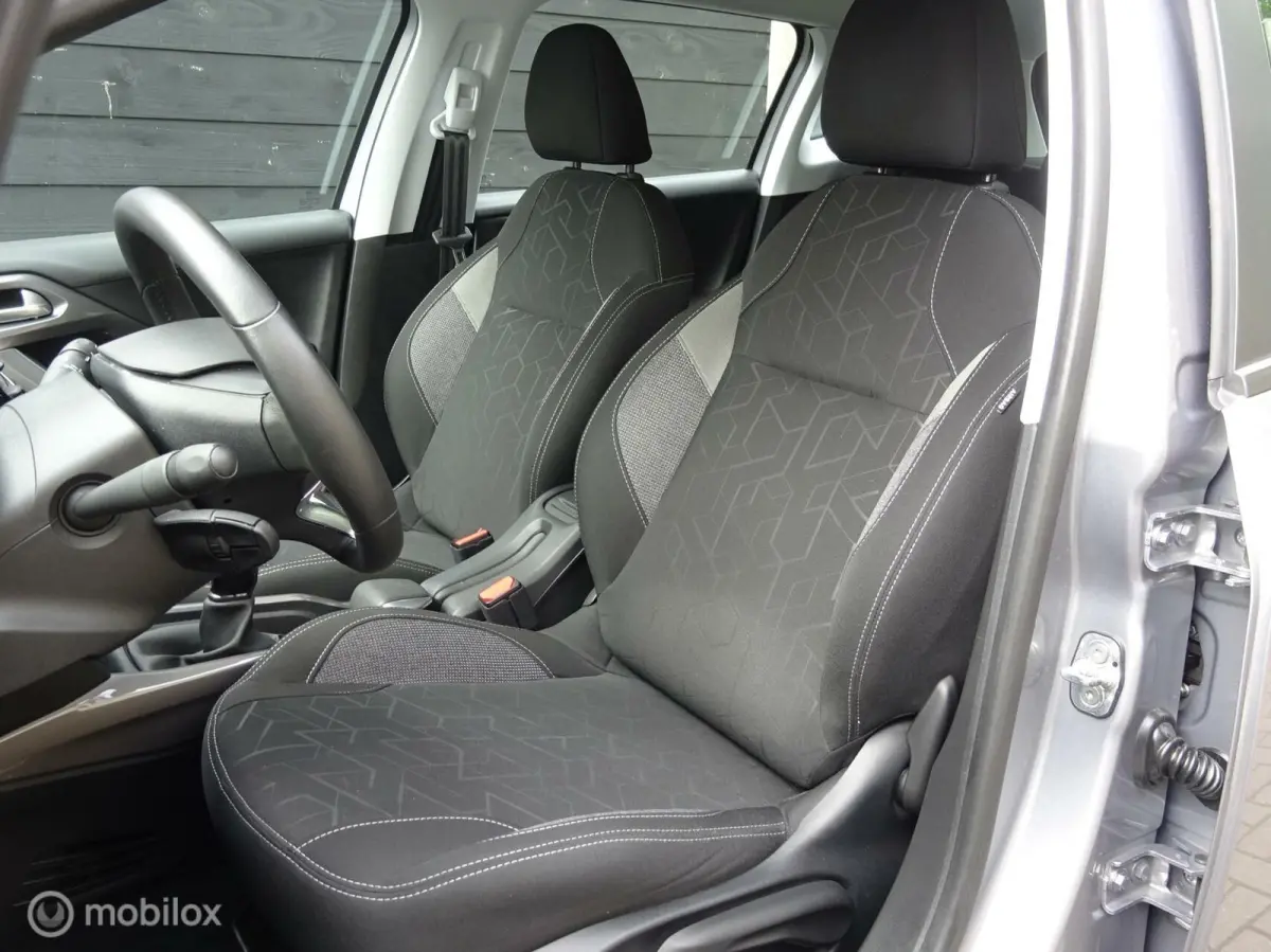 1.2 Airco / FM nav / Carkit / 4 seizoen banden / 82.389 KM!!!