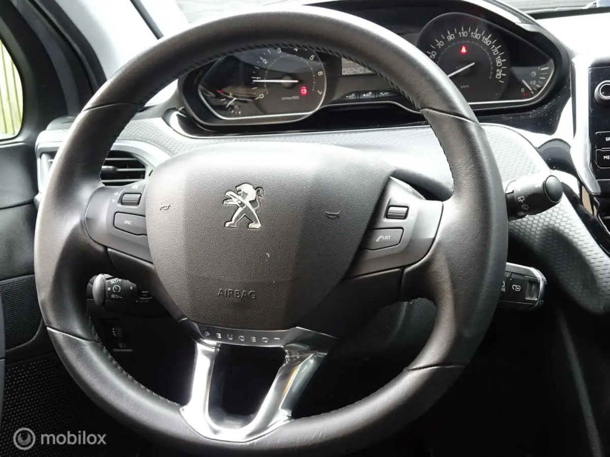 1.2 Airco / FM nav / Carkit / 4 seizoen banden / 82.389 KM!!!