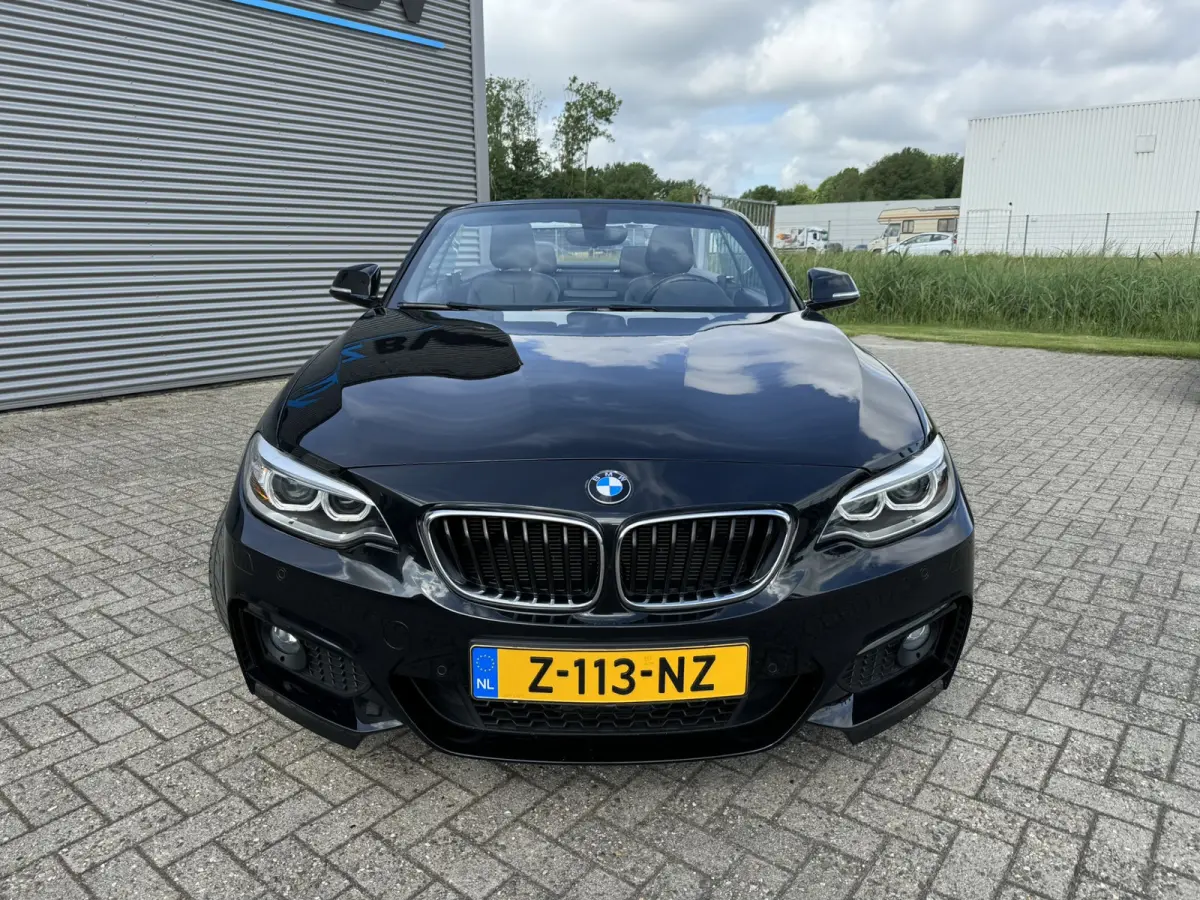218i High Executive M Sport 18 inch Xenon Lederen interieur PDC Navigatie Stuurverwarming Stoelverwarming 18 Inch