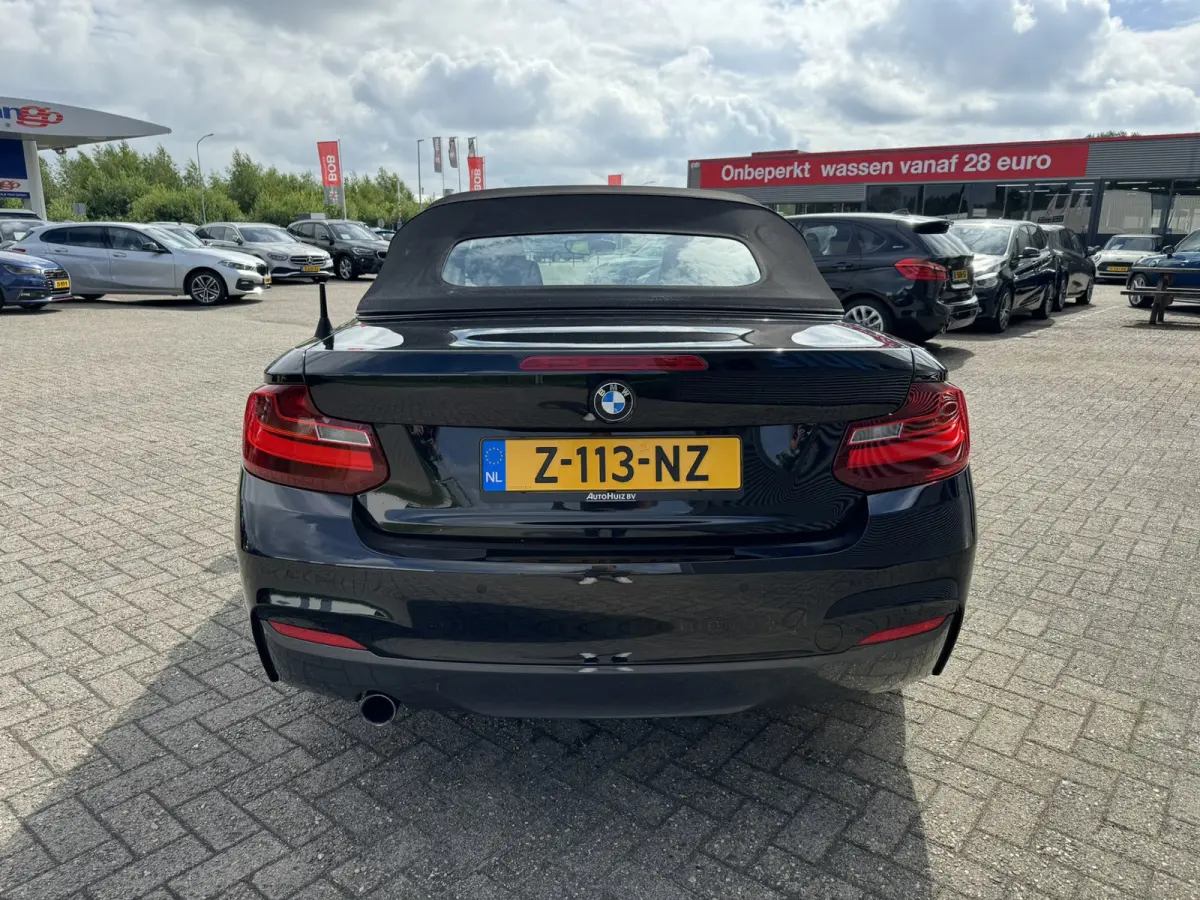 218i High Executive M Sport 18 inch Xenon Lederen interieur PDC Navigatie Stuurverwarming Stoelverwarming 18 Inch