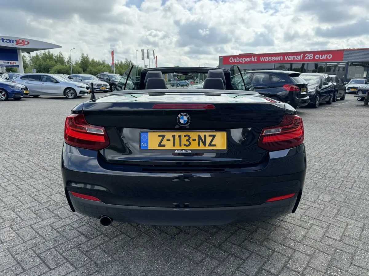 218i High Executive M Sport 18 inch Xenon Lederen interieur PDC Navigatie Stuurverwarming Stoelverwarming 18 Inch