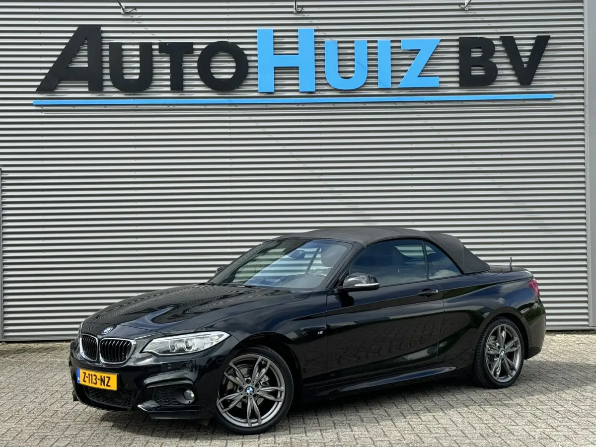 218i High Executive M Sport 18 inch Xenon Lederen interieur PDC Navigatie Stuurverwarming Stoelverwarming 18 Inch