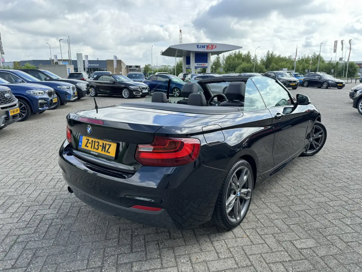 218i High Executive M Sport 18 inch Xenon Lederen interieur PDC Navigatie Stuurverwarming Stoelverwarming 18 Inch