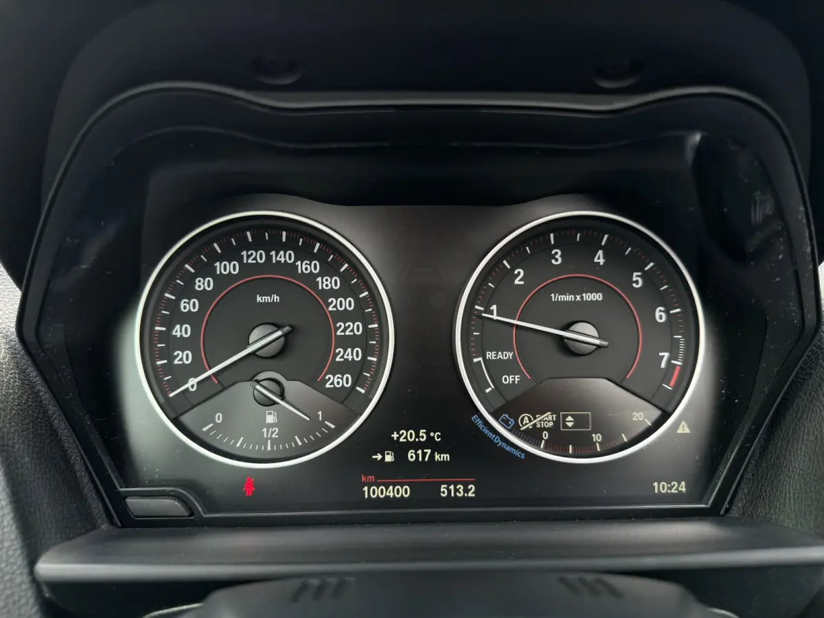 218i High Executive M Sport 18 inch Xenon Lederen interieur PDC Navigatie Stuurverwarming Stoelverwarming 18 Inch