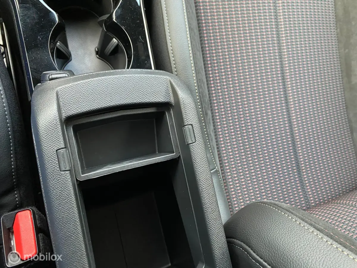 Performance Line head up, navigatie , keyless, carplay , 18 inch