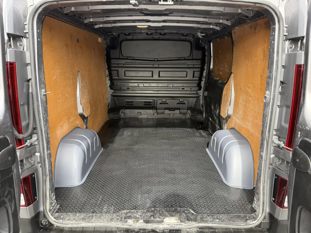 1.6 L1H1 SX*145PK*NAVI*A/C*CRUISE*3PERS*CAMERA*TEL