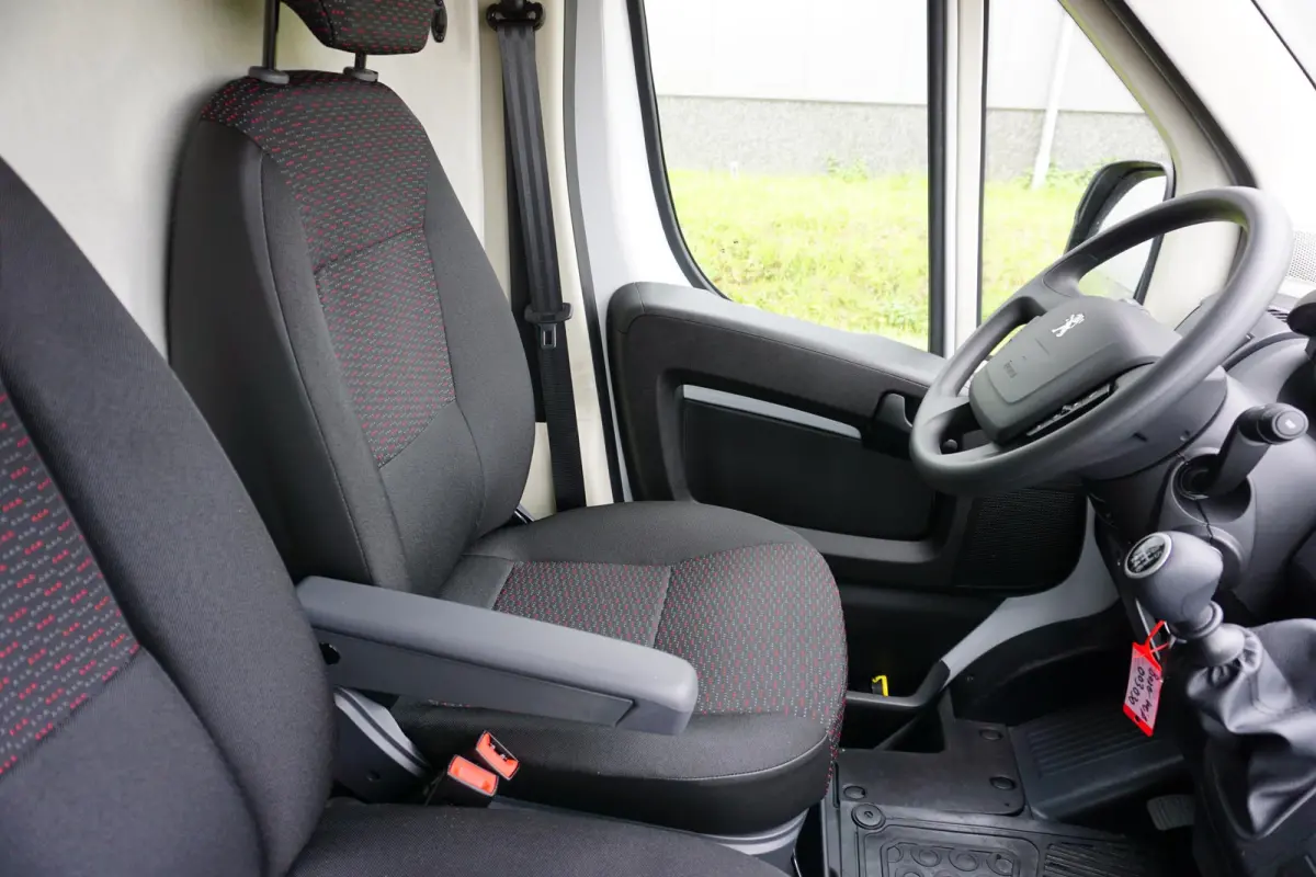 335 2.2 BlueHDi 140 L3H2 Premium Nieuw |140 pk |Carplay |Camera |Cruise |Bluetooth |3500 KG |Direct leverbaar |EURO6D |BPM voordeel!