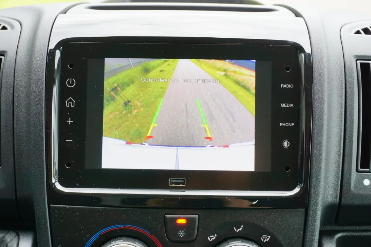 335 2.2 BlueHDi 140 L3H2 Premium Nieuw |140 pk |Carplay |Camera |Cruise |Bluetooth |3500 KG |Direct leverbaar |EURO6D |BPM voordeel!