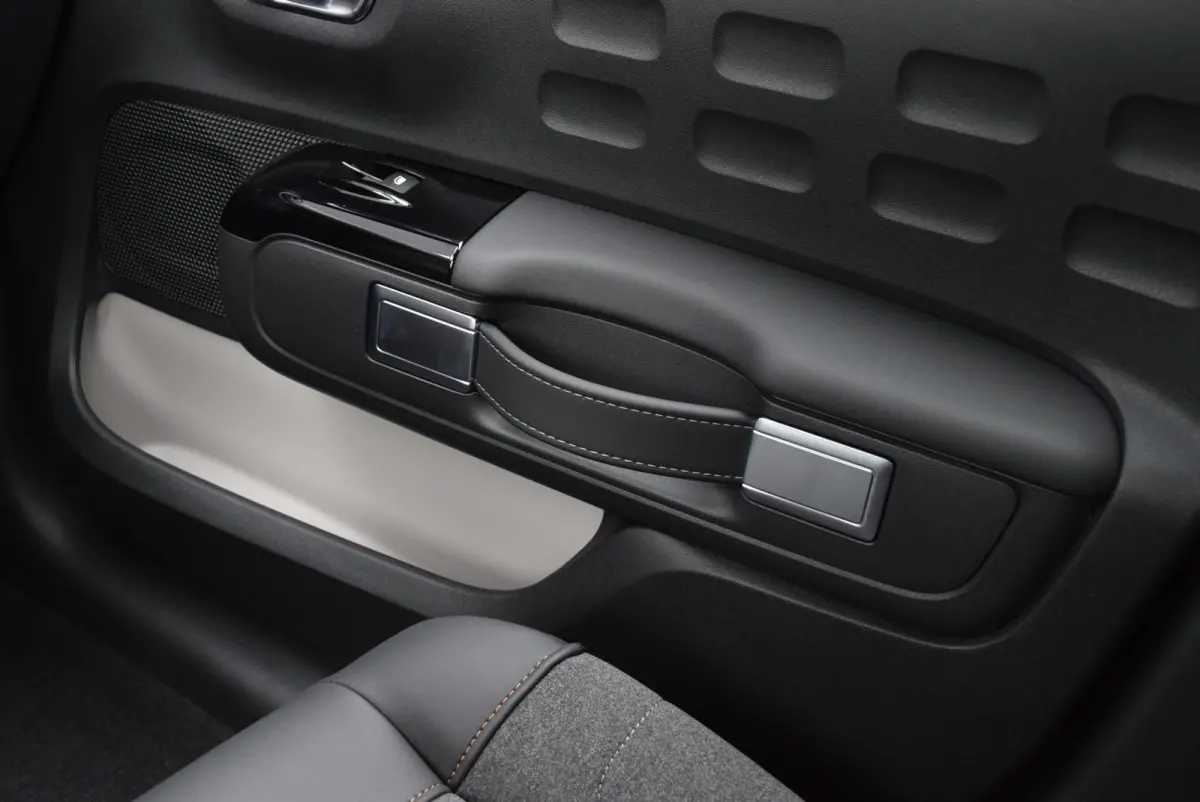 1.2 Turbo 110pk EAT6 Feel Edition | Automaat | Navigatie | Apple Carplay/Android Auto | Bluetooth