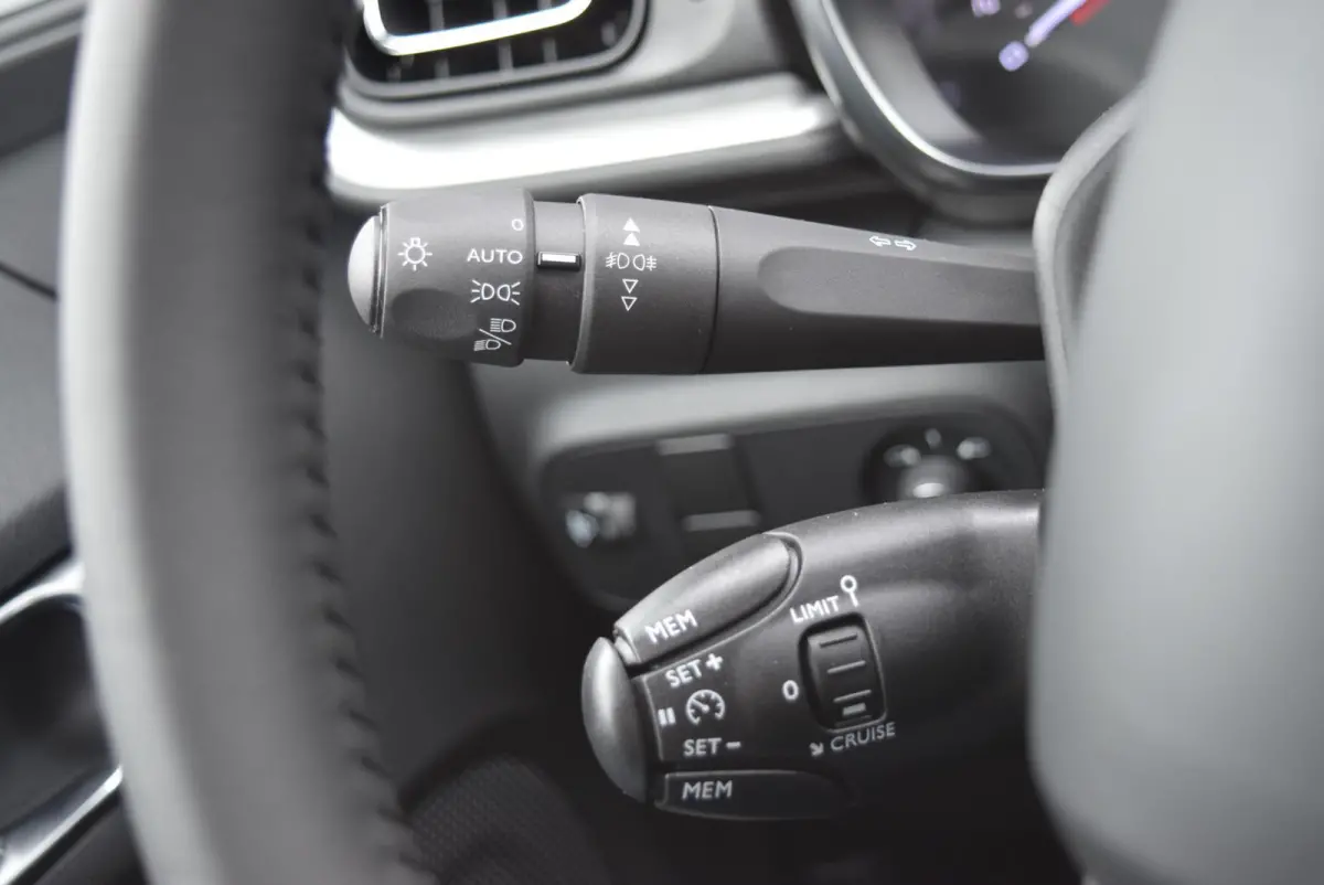 1.2 Turbo 110pk EAT6 Feel Edition | Automaat | Navigatie | Apple Carplay/Android Auto | Bluetooth