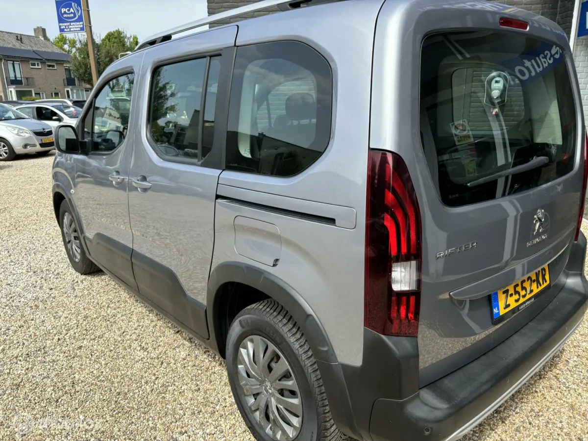 1.2 Puretech 110 PK navigatie carplay climate control