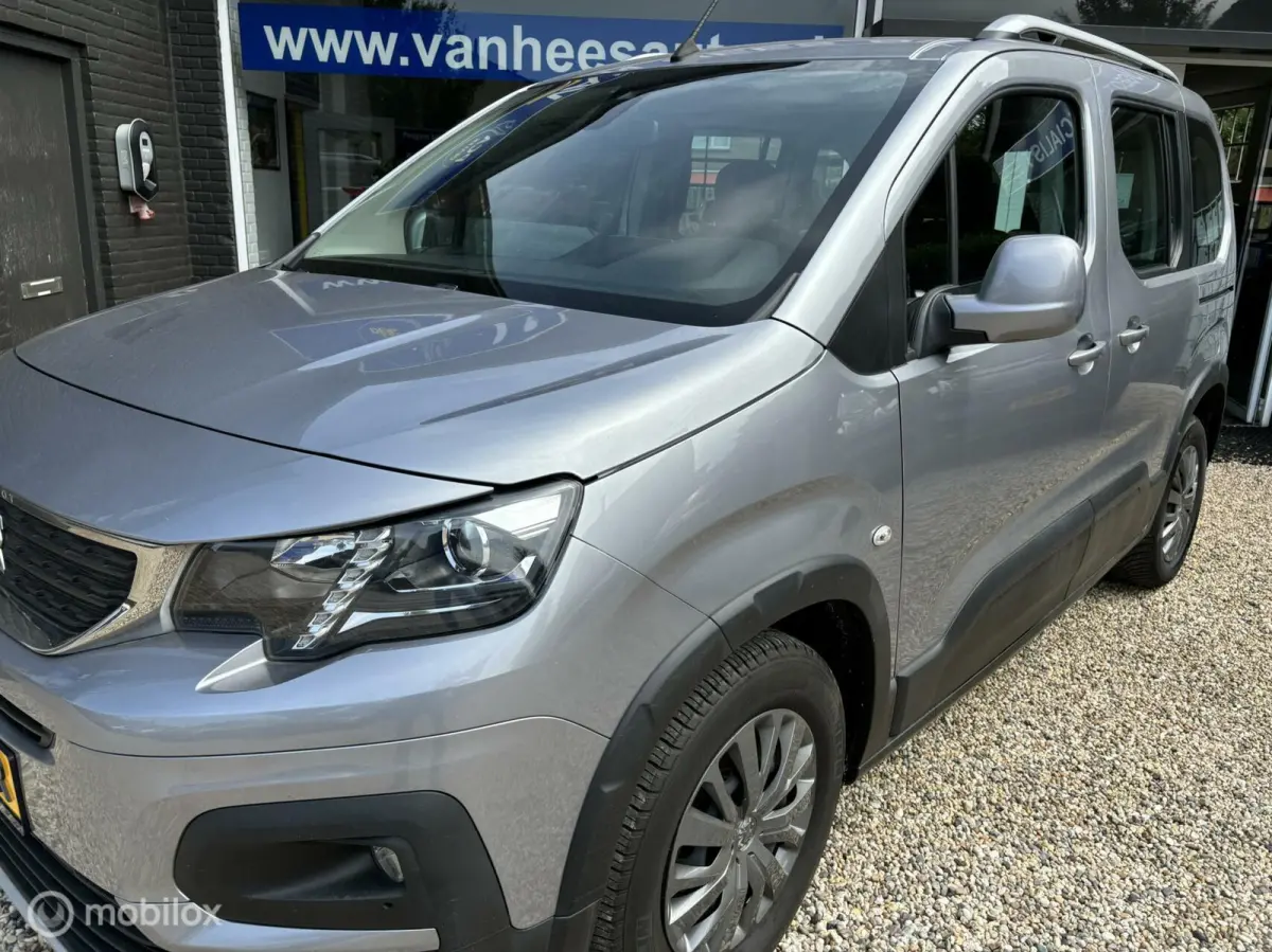 1.2 Puretech 110 PK navigatie carplay climate control