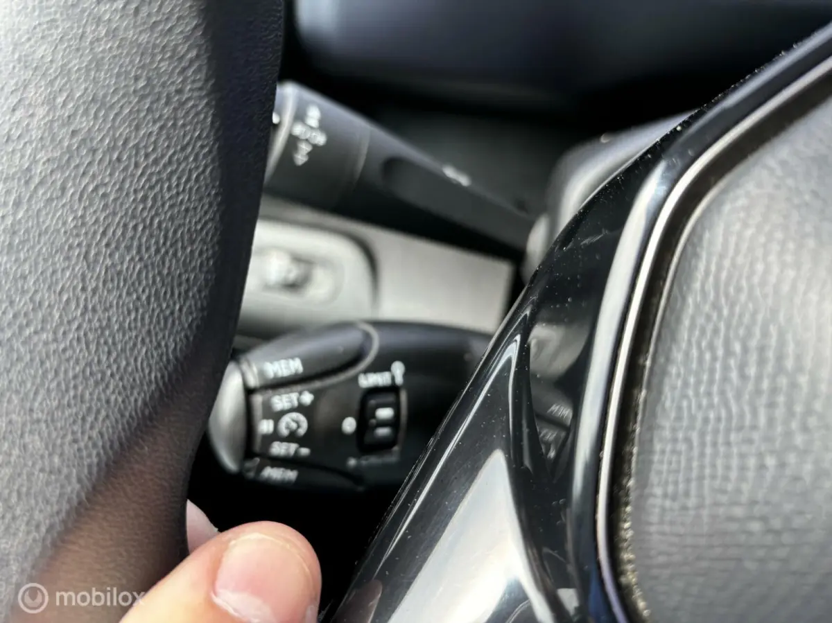 1.2 Puretech 110 PK navigatie carplay climate control