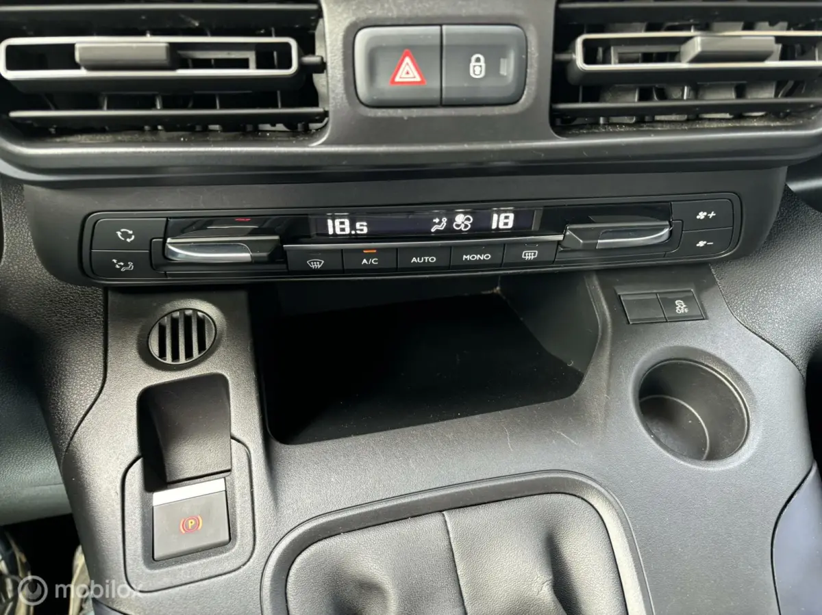 1.2 Puretech 110 PK navigatie carplay climate control