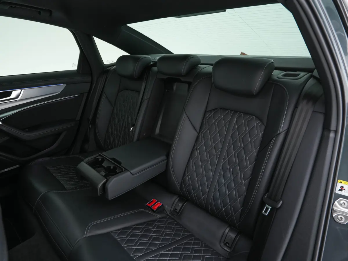 Limousine TDI Quattro Black Edition Aut. *PANO | LEATHER | B&O-SURROUND | MATRIX-LED | DIGI-COCKPIT | HEAD-UP | SPORTSEATS | BLINDSPOT | LANE-ASSIST | MEMORY-PACK | AIRSUSPENSION | ADAPT.CRU