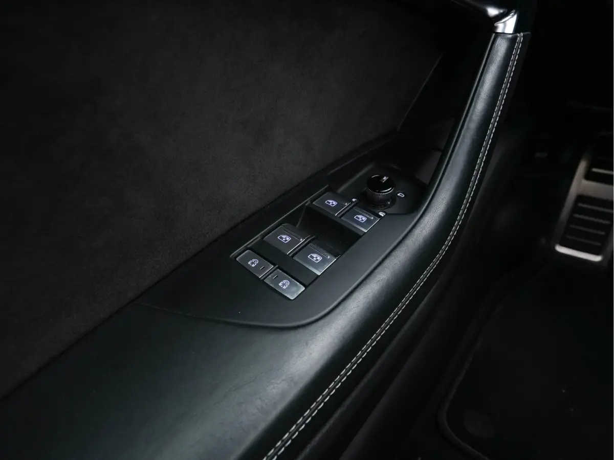 Limousine TDI Quattro Black Edition Aut. *PANO | LEATHER | B&O-SURROUND | MATRIX-LED | DIGI-COCKPIT | HEAD-UP | SPORTSEATS | BLINDSPOT | LANE-ASSIST | MEMORY-PACK | AIRSUSPENSION | ADAPT.CRU