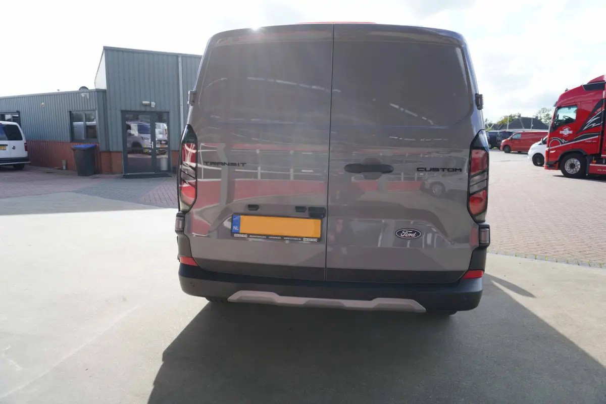 320L 2.0 TDCI 136PK L2H1 Trail DubbelCabine Schuifdeur L/R Nr. V090 | Airco | Adap | Navi| Camera | Blis | 20 inch LM velgen | DEMO