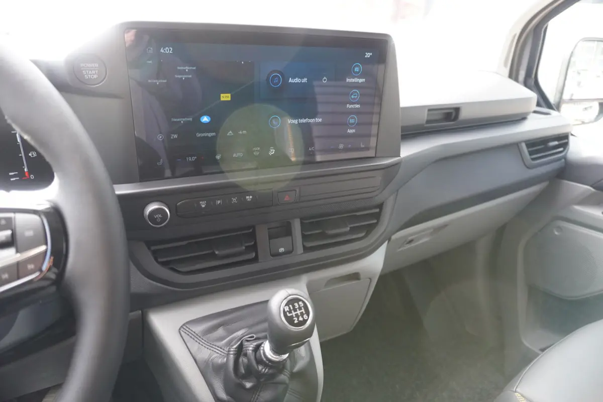 320L 2.0 TDCI 136PK L2H1 Trail DubbelCabine Schuifdeur L/R Nr. V090 | Airco | Adap | Navi| Camera | Blis | 20 inch LM velgen | DEMO