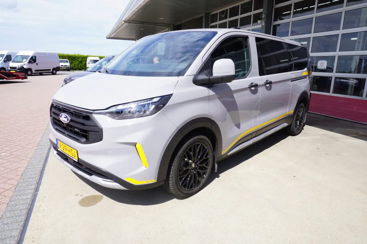 320L 2.0 TDCI 136PK L2H1 Trail DubbelCabine Schuifdeur L/R Nr. V090 | Airco | Adap | Navi| Camera | Blis | 20 inch LM velgen | DEMO