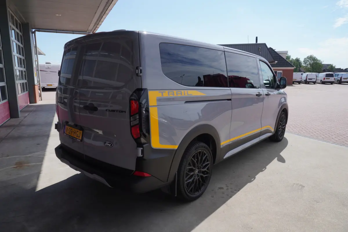 320L 2.0 TDCI 136PK L2H1 Trail DubbelCabine Schuifdeur L/R Nr. V090 | Airco | Adap | Navi| Camera | Blis | 20 inch LM velgen | DEMO