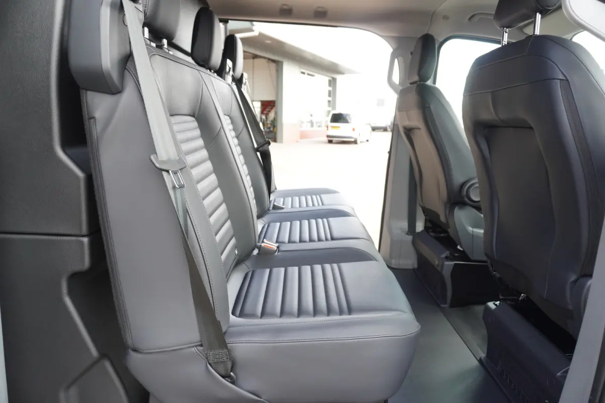 320L 2.0 TDCI 136PK L2H1 Trail DubbelCabine Schuifdeur L/R Nr. V090 | Airco | Adap | Navi| Camera | Blis | 20 inch LM velgen | DEMO
