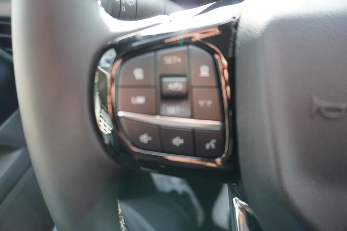 320L 2.0 TDCI 136PK L2H1 Trail DubbelCabine Schuifdeur L/R Nr. V090 | Airco | Adap | Navi| Camera | Blis | 20 inch LM velgen | DEMO
