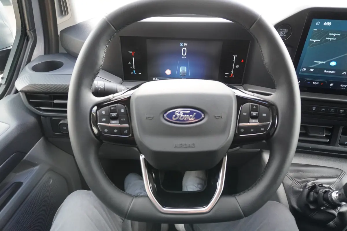 320L 2.0 TDCI 136PK L2H1 Trail DubbelCabine Schuifdeur L/R Nr. V090 | Airco | Adap | Navi| Camera | Blis | 20 inch LM velgen | DEMO