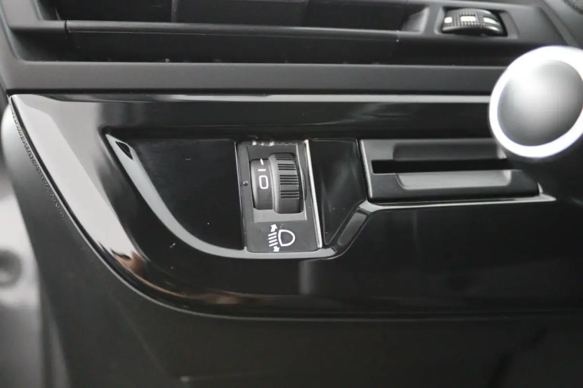 1.2 Business*NAVI*ECC*CARPLAY*7PERS.*