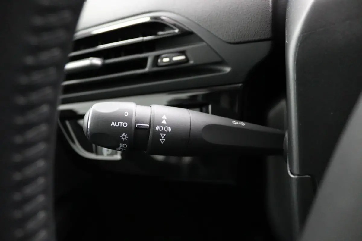 1.2 Business*NAVI*ECC*CARPLAY*7PERS.*
