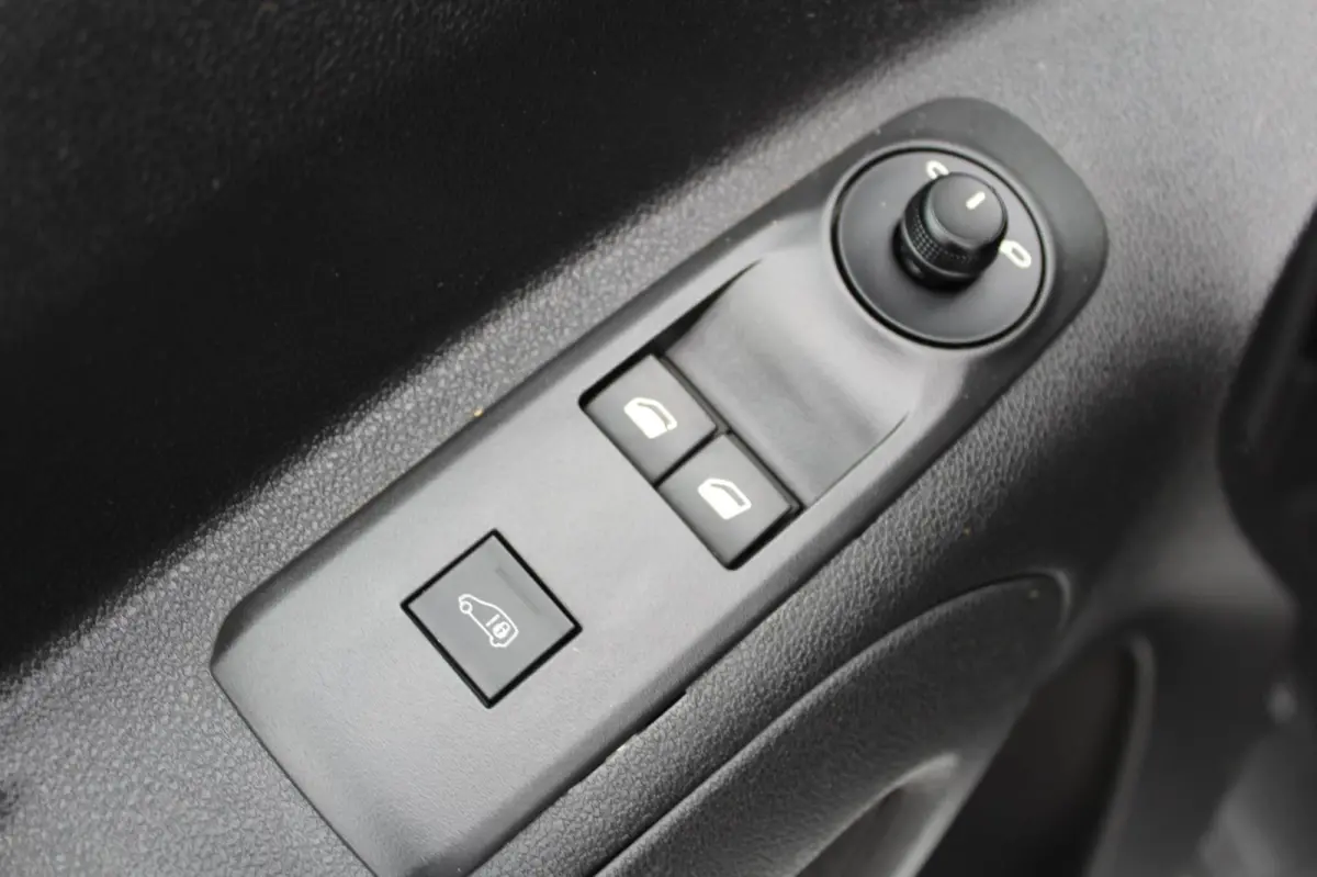 1.6 BlueHDI Premium 75PK | Airco | Achterklep | Cruise Control | Elektrische Ramen