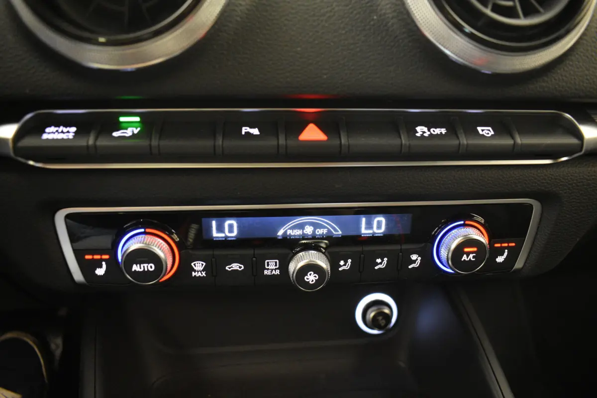 1.4 e-tron 204PK Sport Clima Sportstoel Lane assist Navi PDC