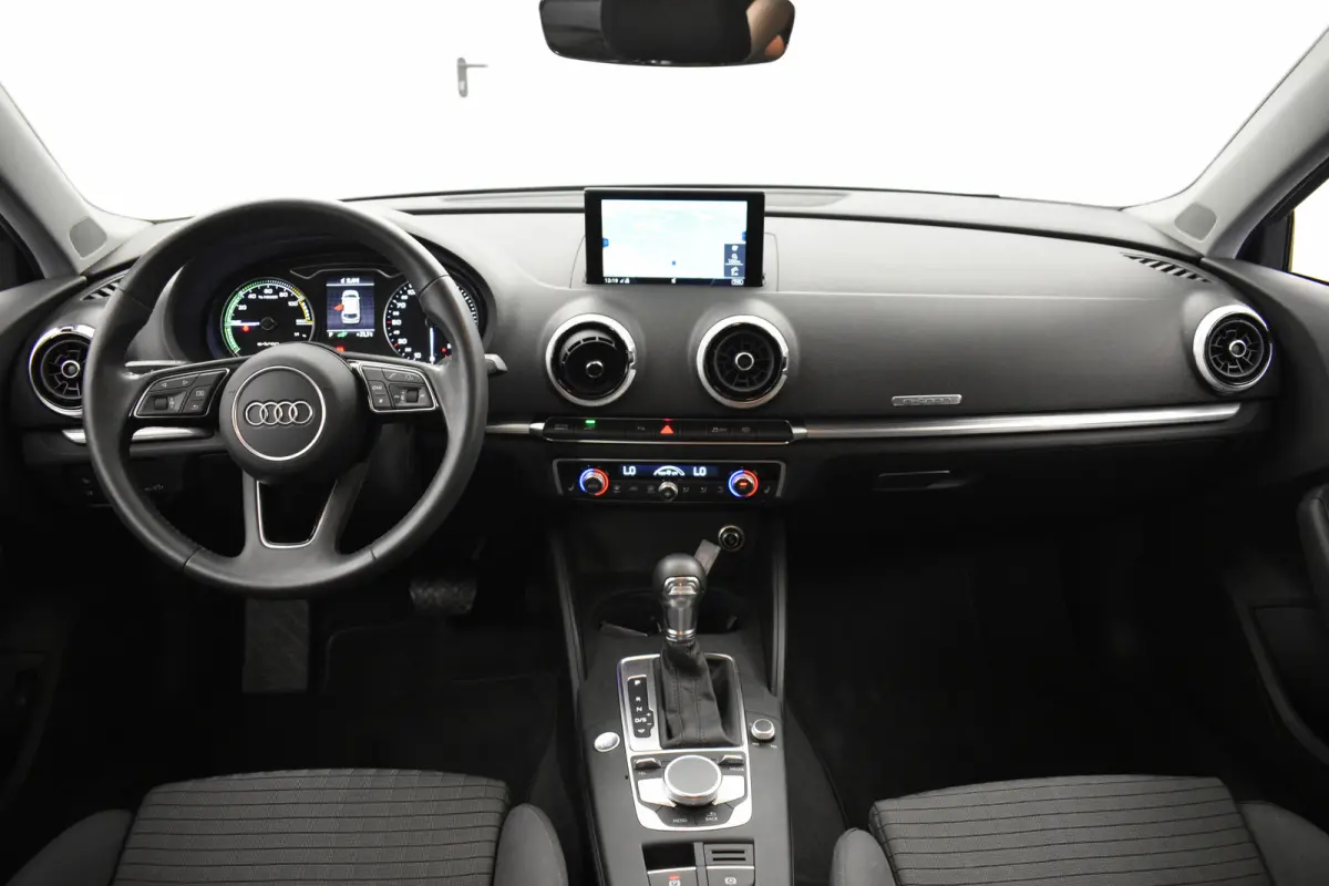 1.4 e-tron 204PK Sport Clima Sportstoel Lane assist Navi PDC