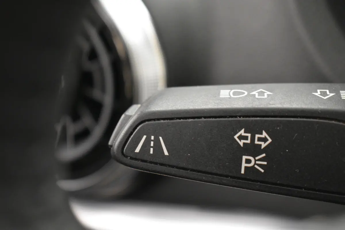 1.4 e-tron PHEV Sport Virtual Dakrail Keyless PDC v+a Stoelver