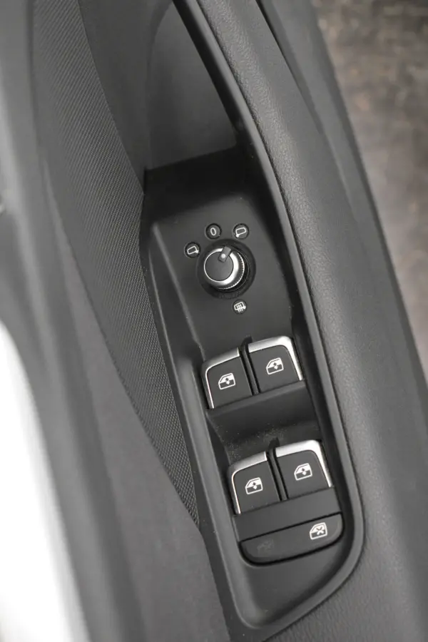 1.4 e-tron PHEV Sport Virtual Dakrail Keyless PDC v+a Stoelver