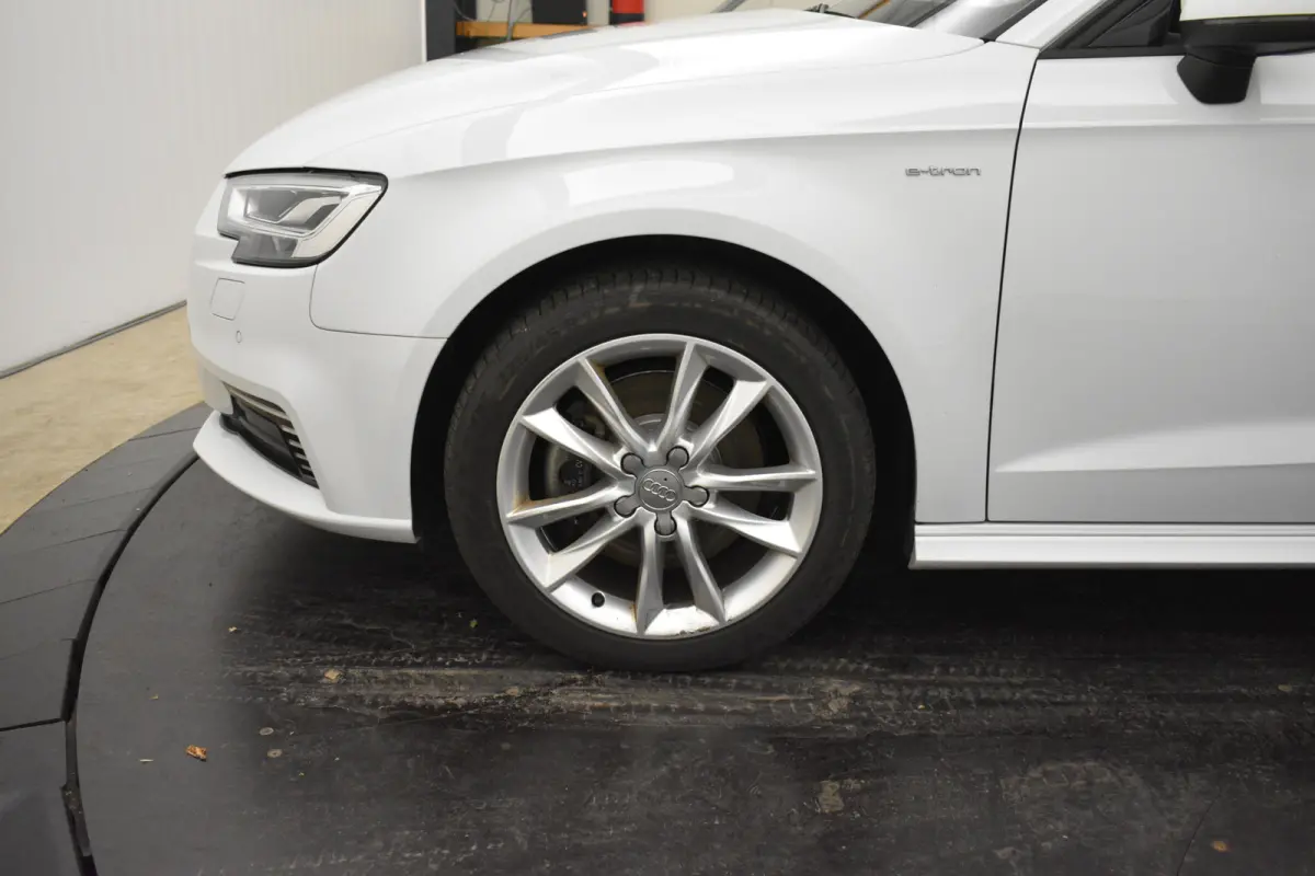 1.4 e-tron PHEV Sport Virtual Dakrail Keyless PDC v+a Stoelver