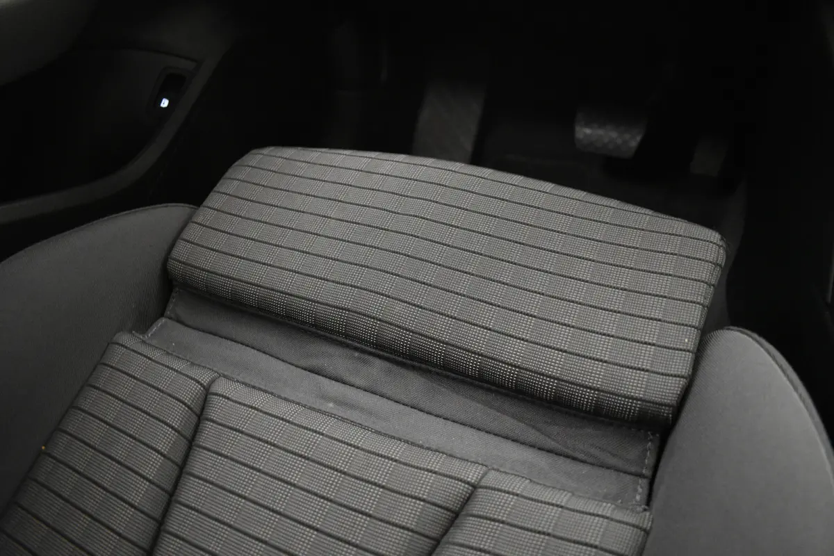 1.4 e-tron PHEV Sport Virtual Dakrail Keyless PDC v+a Stoelver