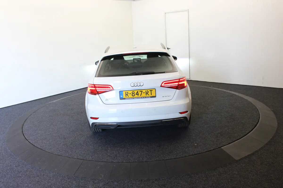 1.4 e-tron PHEV Sport Virtual Dakrail Keyless PDC v+a Stoelver
