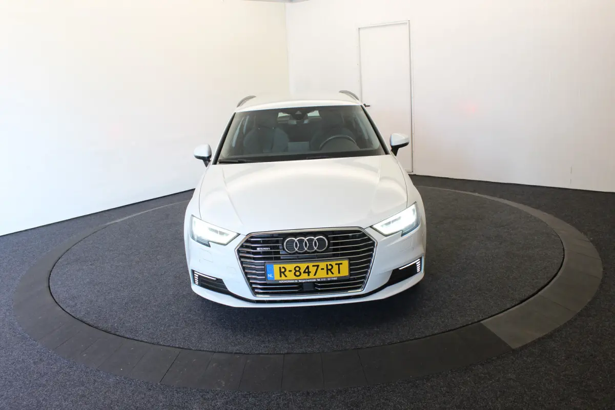 1.4 e-tron PHEV Sport Virtual Dakrail Keyless PDC v+a Stoelver