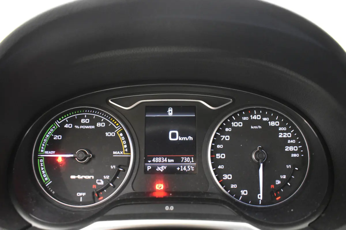 1.4 e-tron 204 PK Sport Cruise PDC Navi Stoelver.